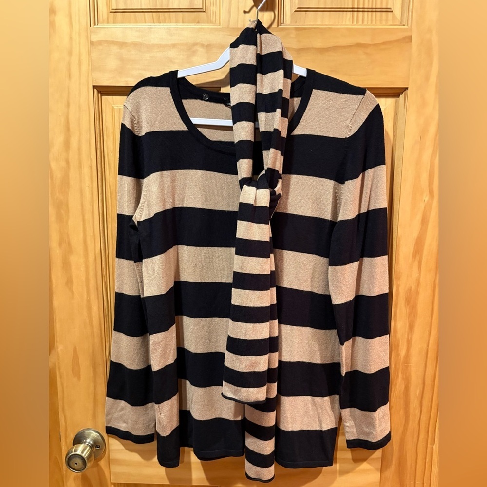 Cable & Gauge Black/Camel Striped sweater with scarf NWT women’s L